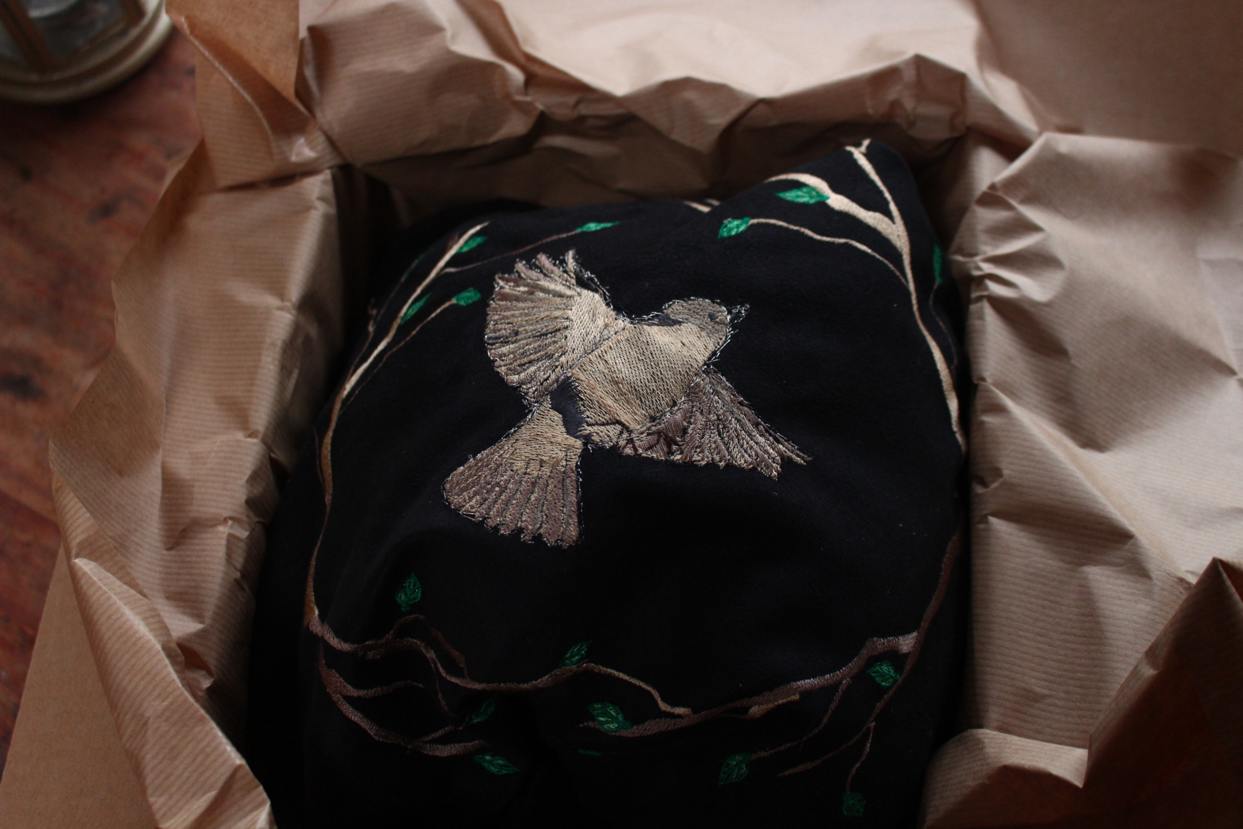 sac pour tambour chamanique avec broderie oiseau